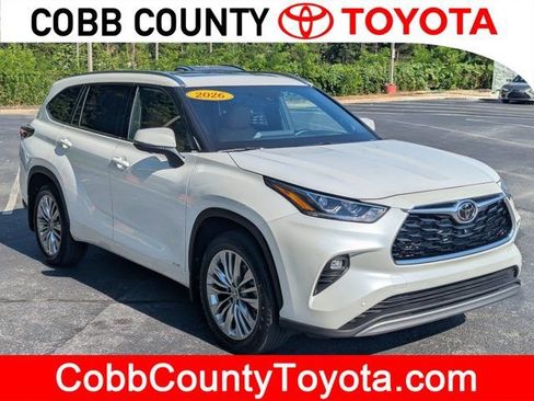 Used 2026 Toyota Highlander Platinum AWD/4WD image 1