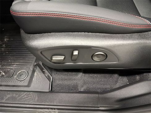 New 2026 Chevrolet Traverse RS w/ LPO, Floor Liner Package image 24