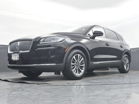 Used 2023 Lincoln Nautilus AWD w/ Premium Package image 27