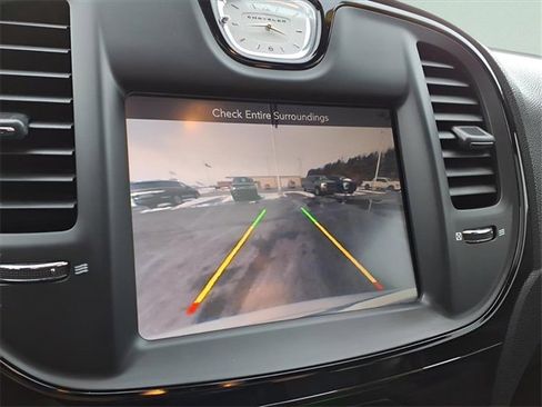 Used 2015 Chrysler 300 S image 22