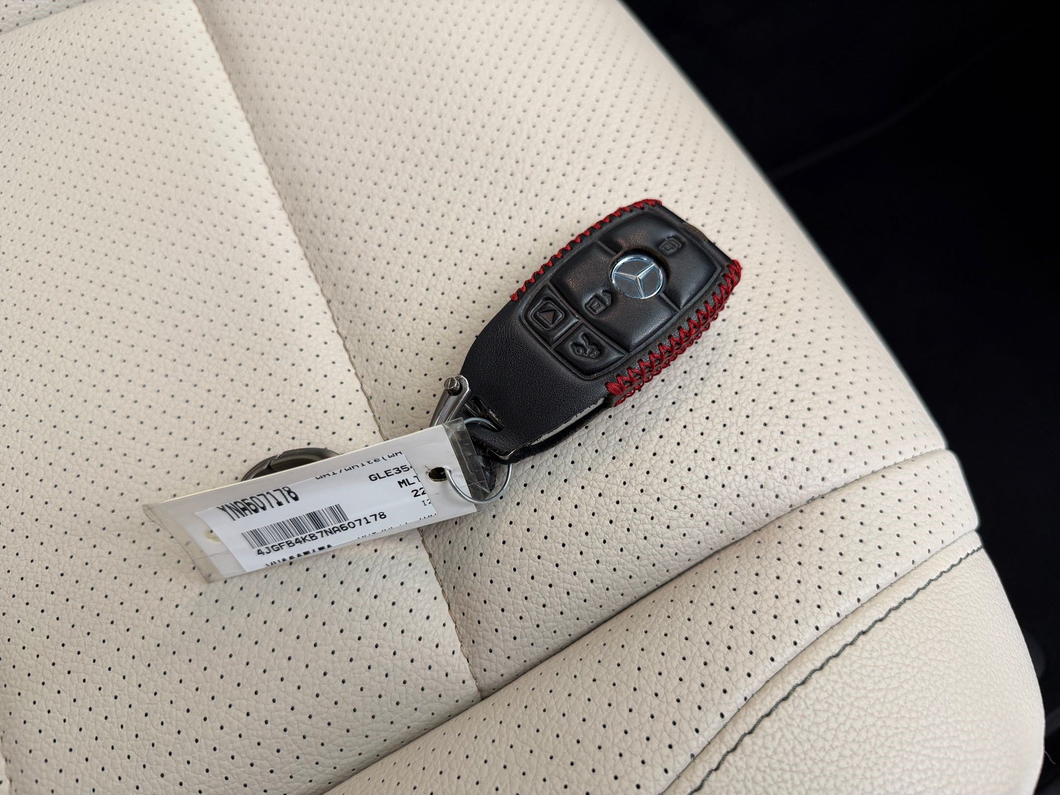 Used 2022 Mercedes-Benz GLE 350 4MATIC w/ Premium Package image 31