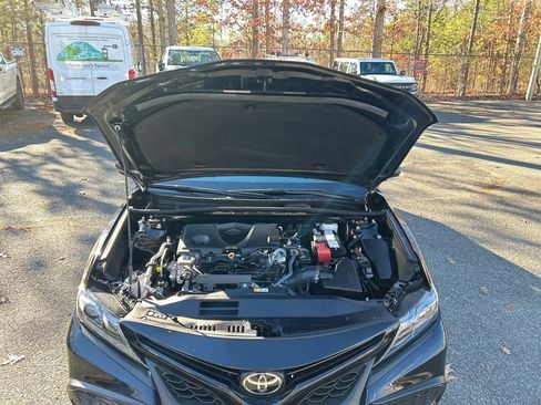 Used 2024 Toyota Camry SE image 11