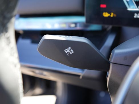 Used 2025 BMW i5 eDrive40i image 30