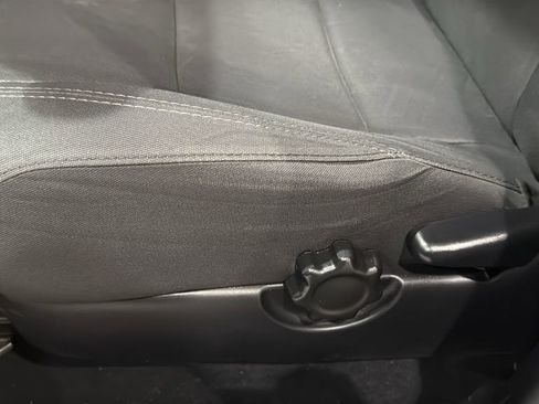 Used 2018 Toyota Tacoma TRD Sport AWD/4WD image 21