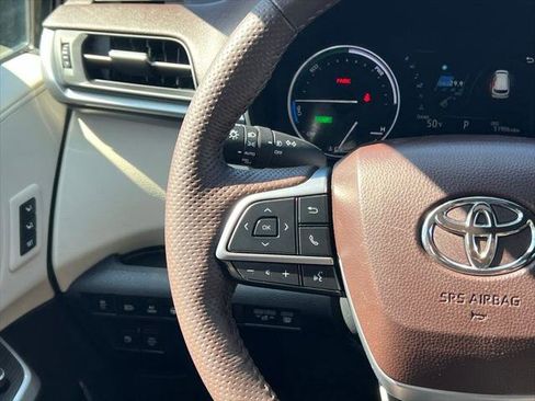 Certified 2024 Toyota Sienna Platinum AWD/4WD image 22
