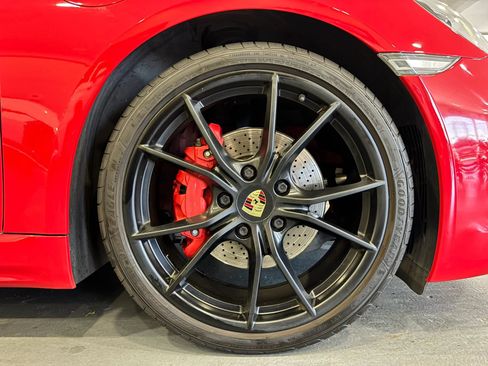Used 2018 Porsche 718 Cayman S RWD image 37