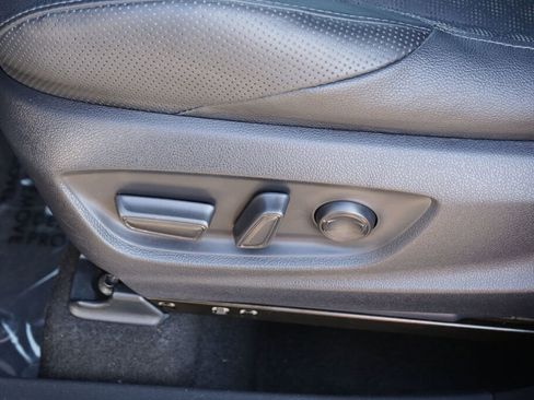 Used 2022 Toyota C-HR Limited image 16