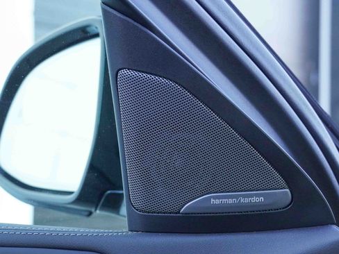 Used 2025 BMW X6 xDrive40i image 16