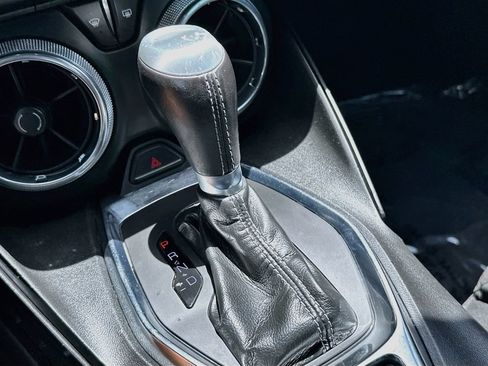 Used 2023 Chevrolet Camaro LT RWD image 13