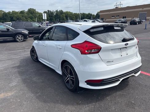 Used 2016 Ford Focus ST FWD image 3
