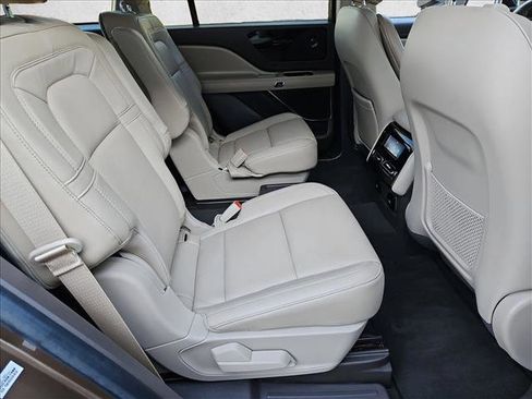 Used 2022 Lincoln Aviator Reserve RWD image 22