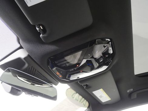 Used 2025 BMW 530i image 23