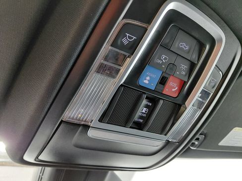 Used 2025 RAM 1500 Big Horn AWD/4WD image 40