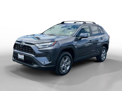 Used 2025 Toyota RAV4 LE AWD/4WD image 1