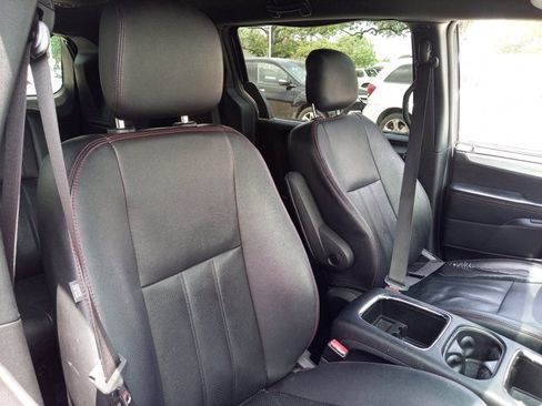 Used 2018 Dodge Grand Caravan GT FWD image 15