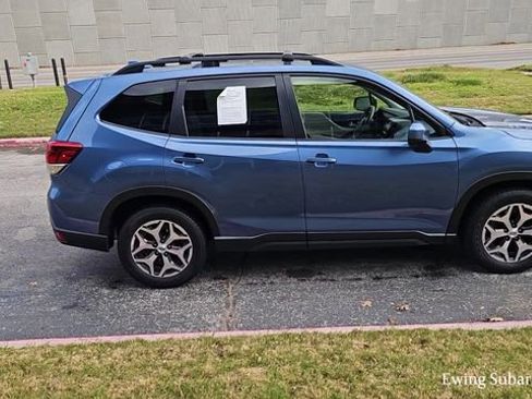 Used 2020 Subaru Forester Premium image 6