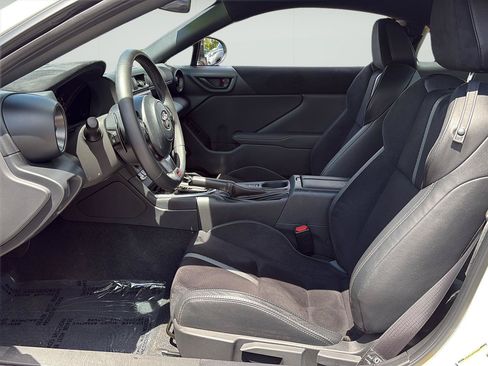 Used 2025 Toyota GR86 Premium w/ ALL Weather Mat Package (TMS) RWD image 21