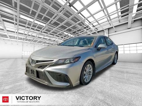 Used 2024 Toyota Camry SE image 7
