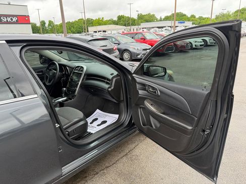 Used 2015 Chevrolet Malibu LT FWD image 9