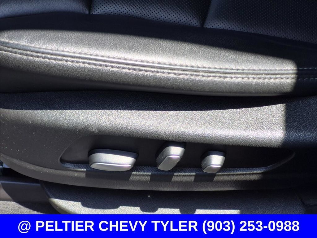 Used 2021 Cadillac XT6 Premium Luxury FWD image 35