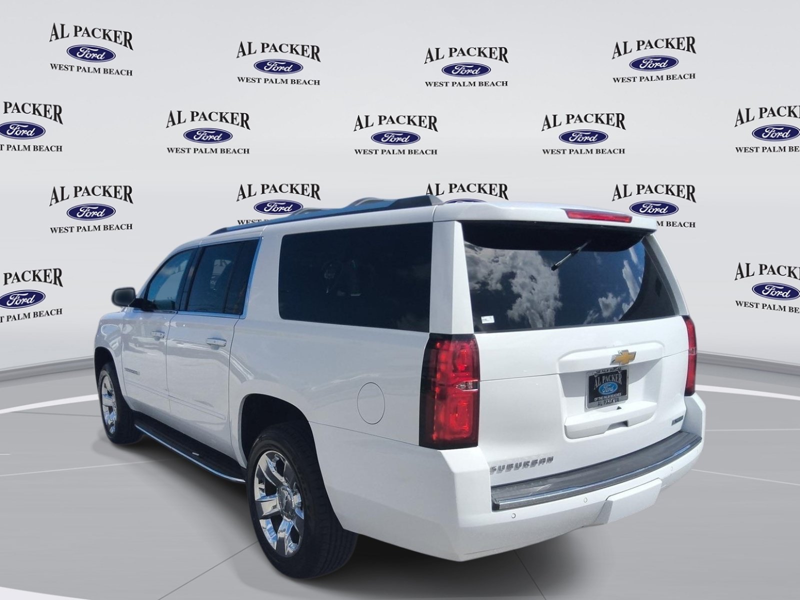 Used 2017 Chevrolet Suburban Premier AWD/4WD image 3