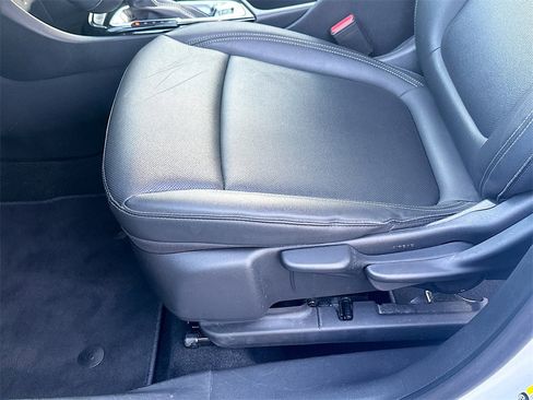 Used 2024 Buick Encore GX Sport Touring image 9