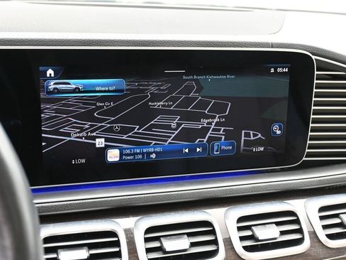 Used 2024 Mercedes-Benz GLS 450 4MATIC image 14