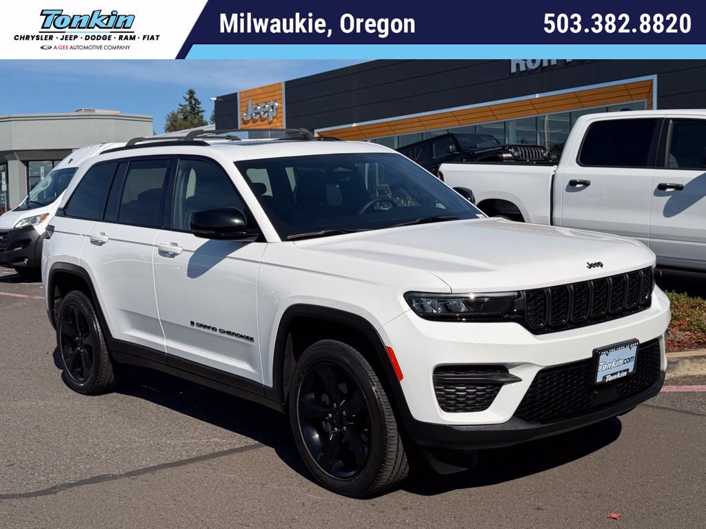 Used 2023 Jeep Grand Cherokee Altitude AWD/4WD image 1