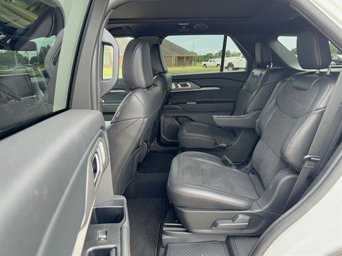 Used 2025 Ford Explorer ST w/ Sun And Sound Package AWD/4WD image 10