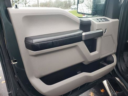 Used 2018 Ford F150 XLT image 8