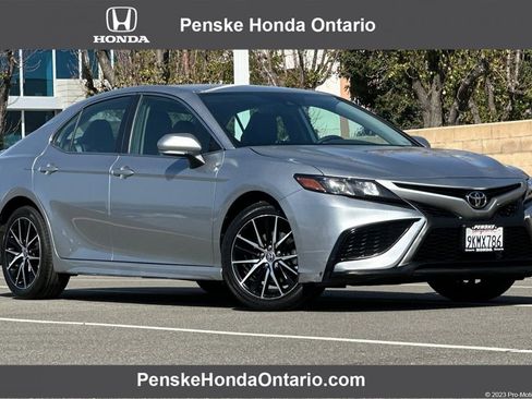 Used 2024 Toyota Camry SE image 1