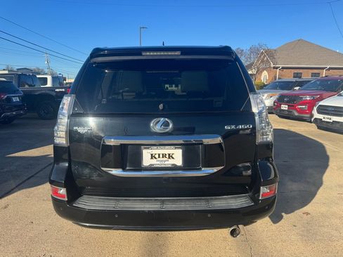 Used 2016 Lexus GX 460 image 4