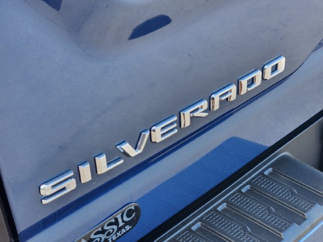 Used 2024 Chevrolet Silverado 2500 High Country w/ Technology Package AWD/4WD image 9