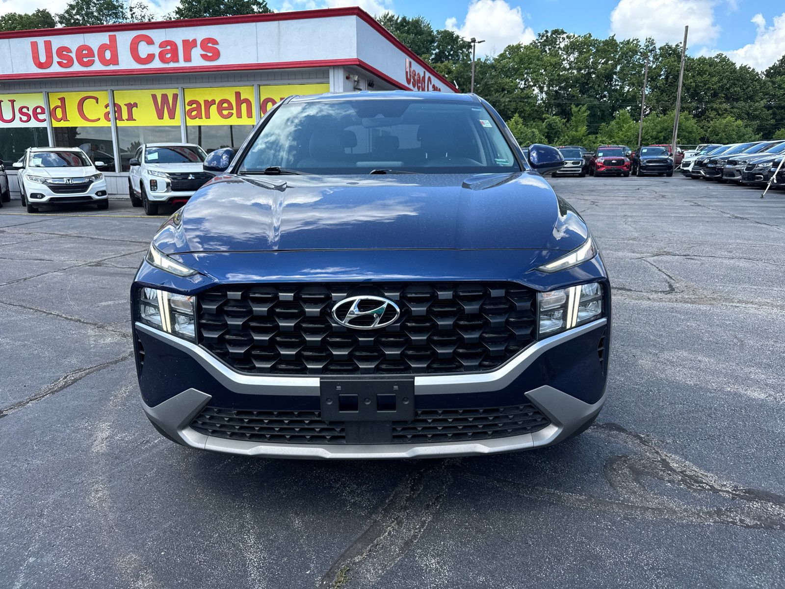 Used 2023 Hyundai Santa Fe SE AWD/4WD image 2