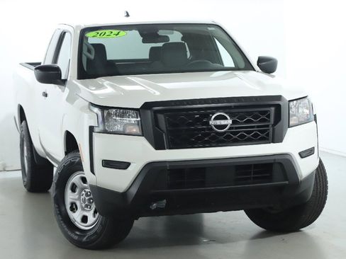 Used 2024 Nissan Frontier S w/ S Utility Package image 2