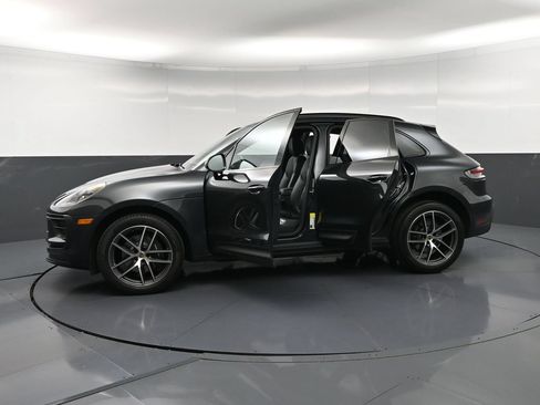 Certified 2023 Porsche Macan Turbo AWD/4WD image 36