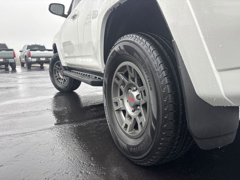 Used 2020 Toyota 4Runner TRD Off-Road Premium w/ TRD Performance Package image 5