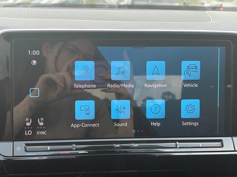 Used 2024 Volkswagen Atlas SE FWD image 28