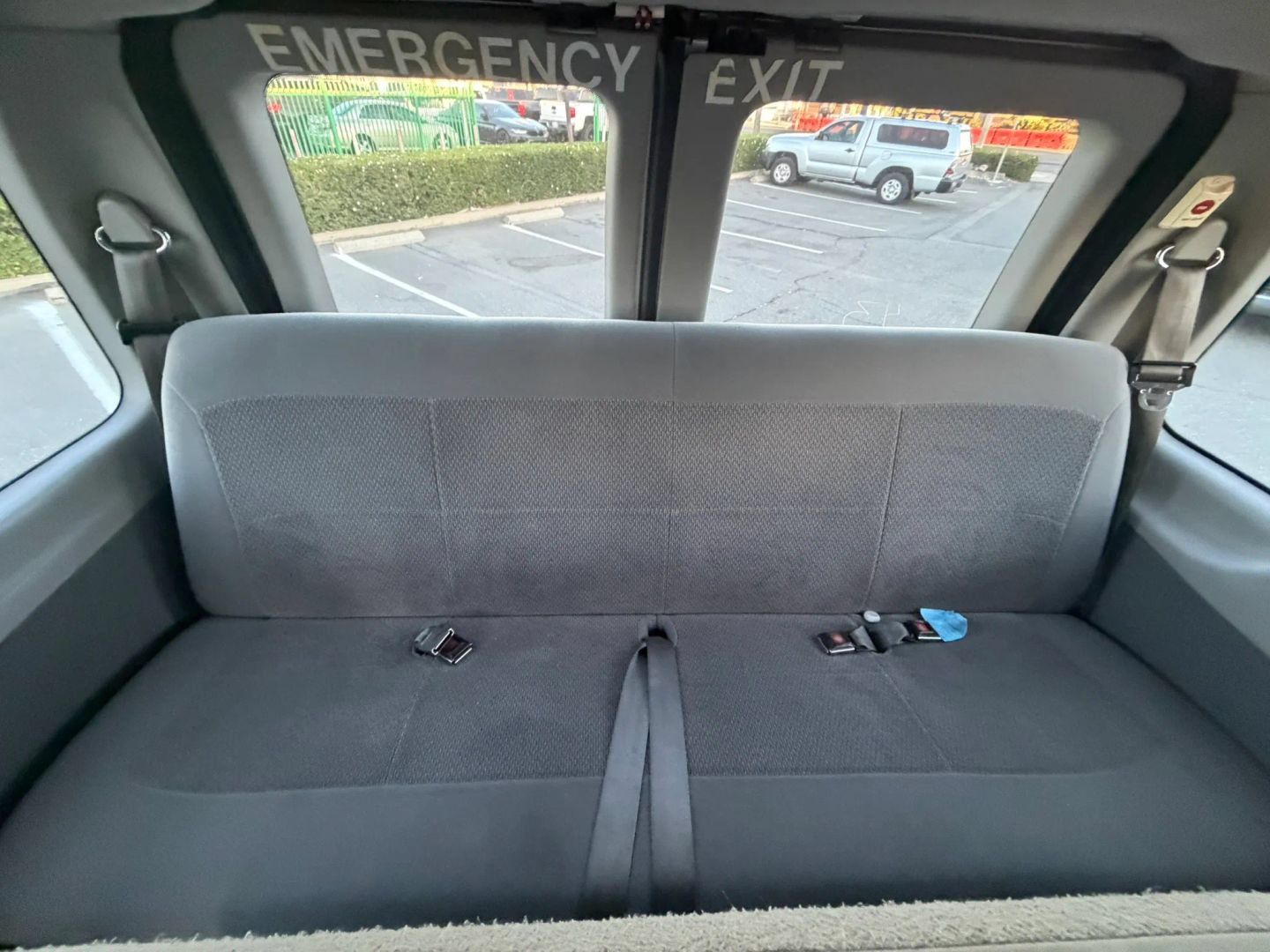 Used 2006 Ford E-350 and Econoline 350 XLT RWD image 19