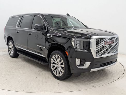 Used 2022 GMC Yukon XL Denali image 7