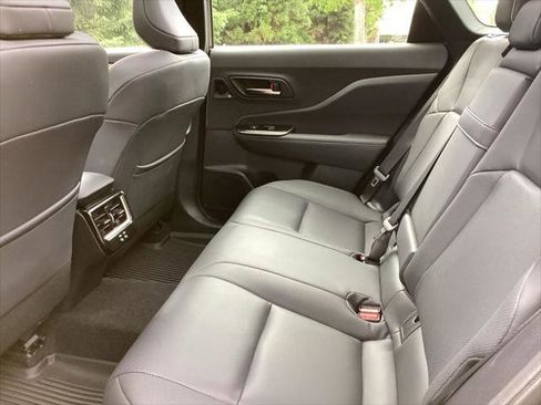 Certified 2025 Toyota Crown Signia w/ Advanced Technology Package AWD/4WD image 5
