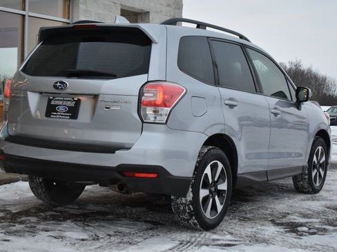 Used 2018 Subaru Forester 2.5i Premium w/ All-Weather Package image 11