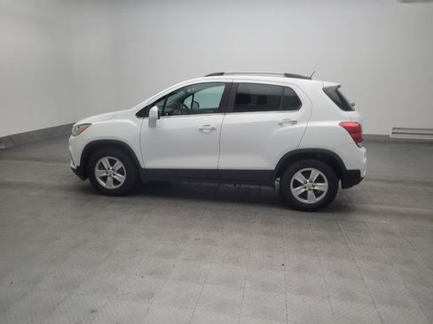 Used 2020 Chevrolet Trax LT w/ LT Convenience Package FWD image 3