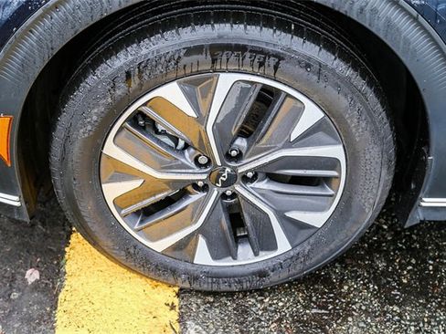 Certified 2024 Kia EV6 Light image 12