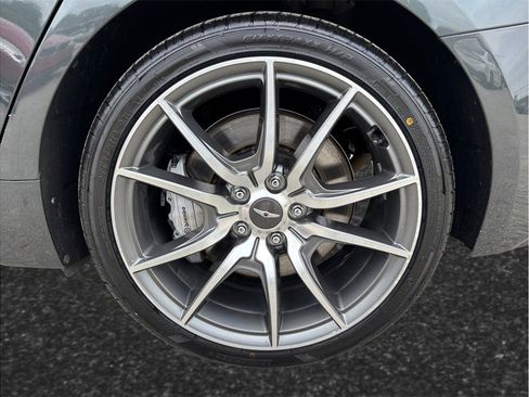 Used 2019 Genesis G70 3.3T Design image 16