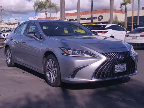Certified 2025 Lexus ES 350 image 3