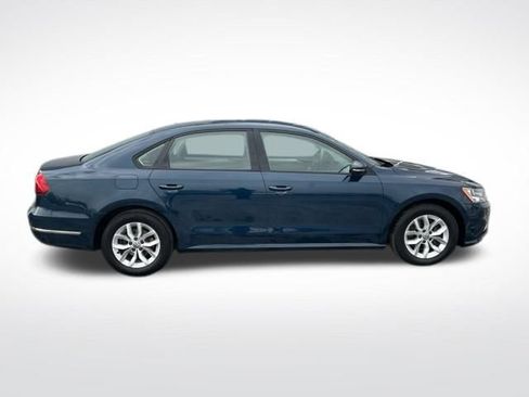 Used 2018 Volkswagen Passat 2.0T S image 8