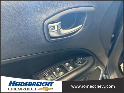Used 2018 Jeep Compass Latitude image 12