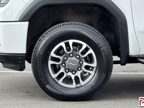 Certified 2022 GMC Sierra 3500 AT4 w/ Gooseneck/5TH Wheel Package image 31