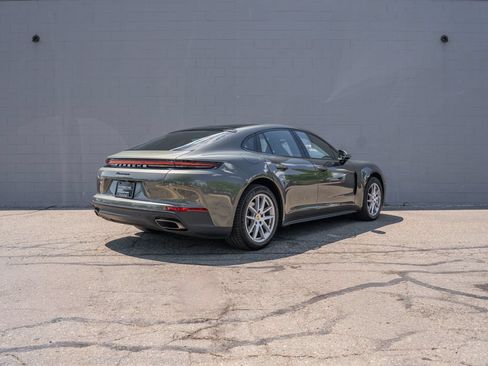 Used 2025 Porsche Panamera RWD image 7